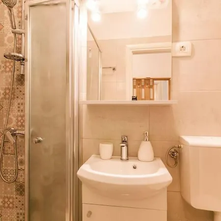 1br Premium, Terrace & Parking * זאדאר